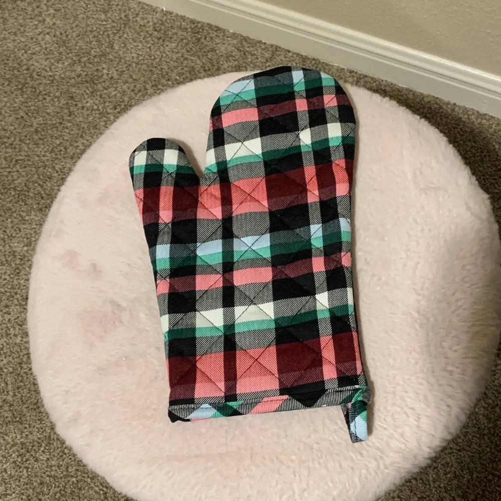 LMT: Vera Bradley 5 Piece Plaid Print Runner, Pot Holder, 2 Dish Towels Set